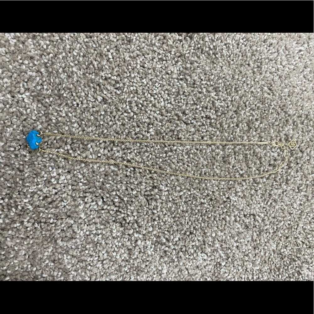 Kendra Scott necklace